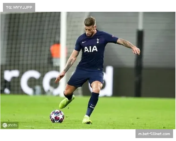 罗齐尔停职仍获高薪酬 球员特殊待遇引发舆论热议 罗齐尔停职仍获高薪酬 球员特殊待遇引发舆论热议